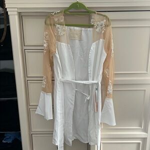 Elegant Bridal Robe from Robed Love NWT med